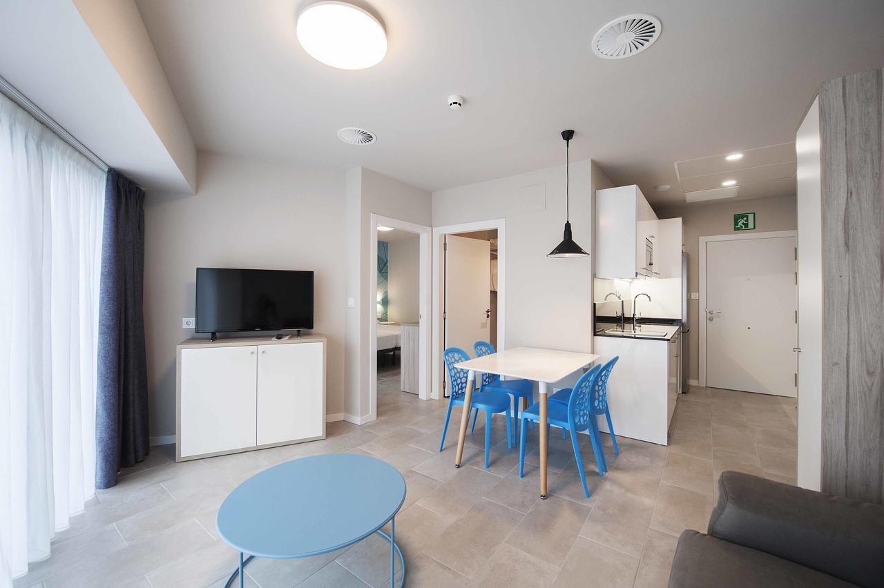 Apartamentos Divan Vitoria-Gasteiz Esterno foto