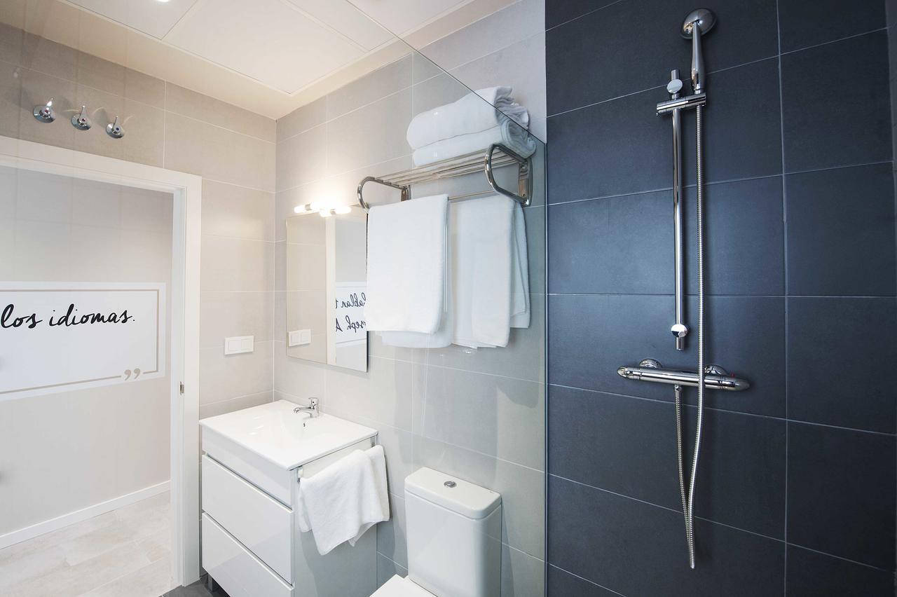 Apartamentos Divan Vitoria-Gasteiz Esterno foto