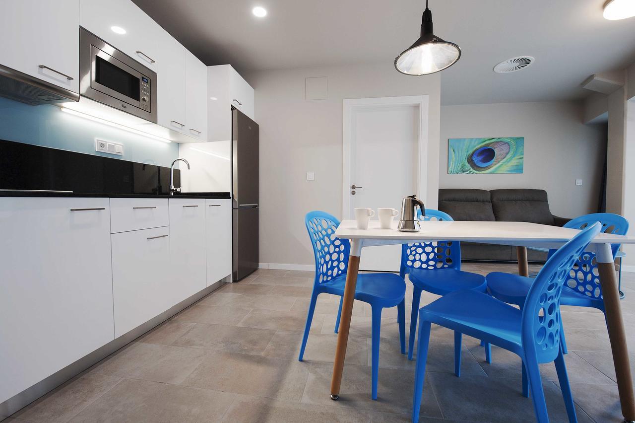 Apartamentos Divan Vitoria-Gasteiz Esterno foto